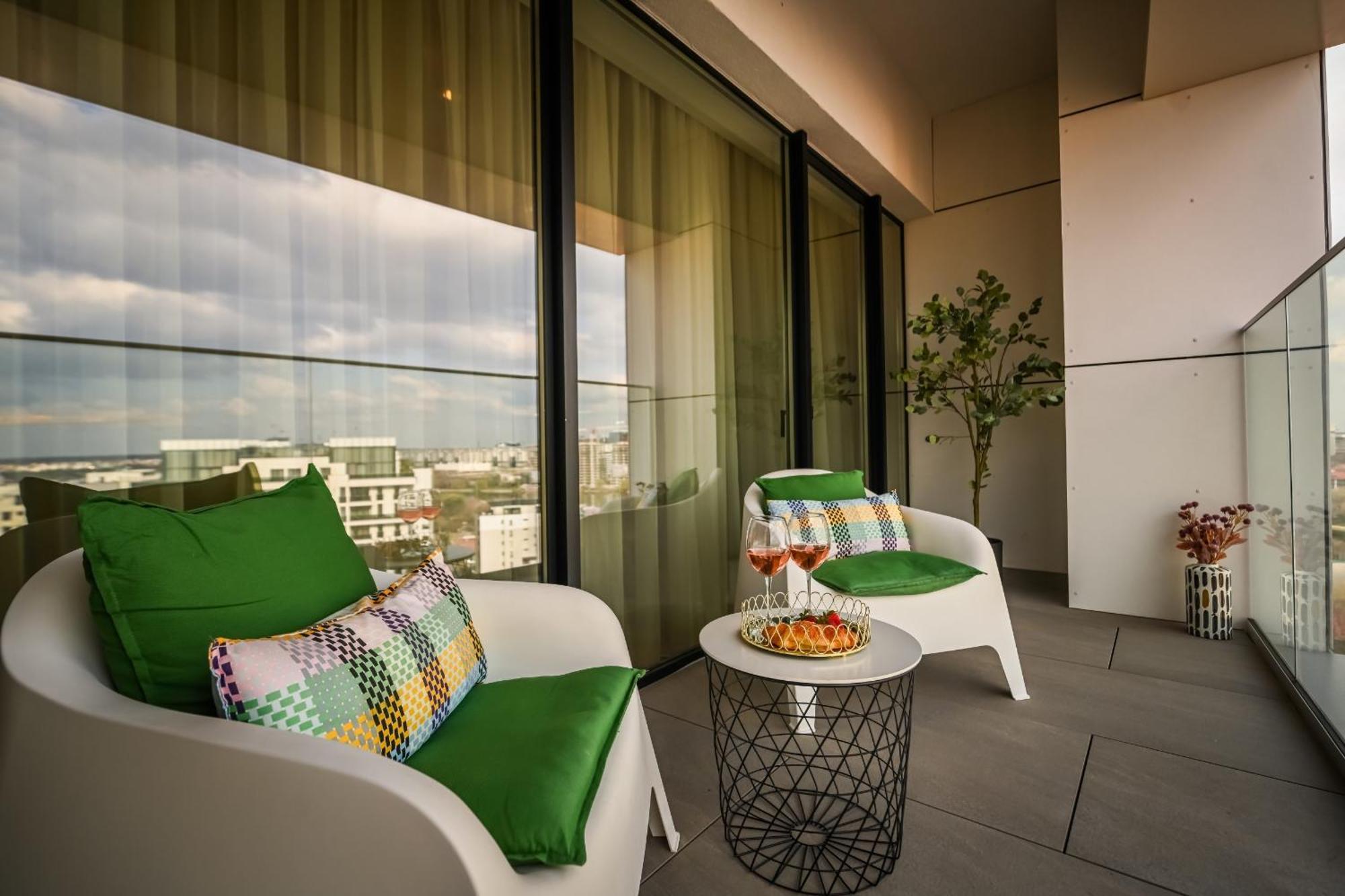 One Verdi Park Exclusive Apartments - Panoramic View & Private Parking Bucarest Habitación foto