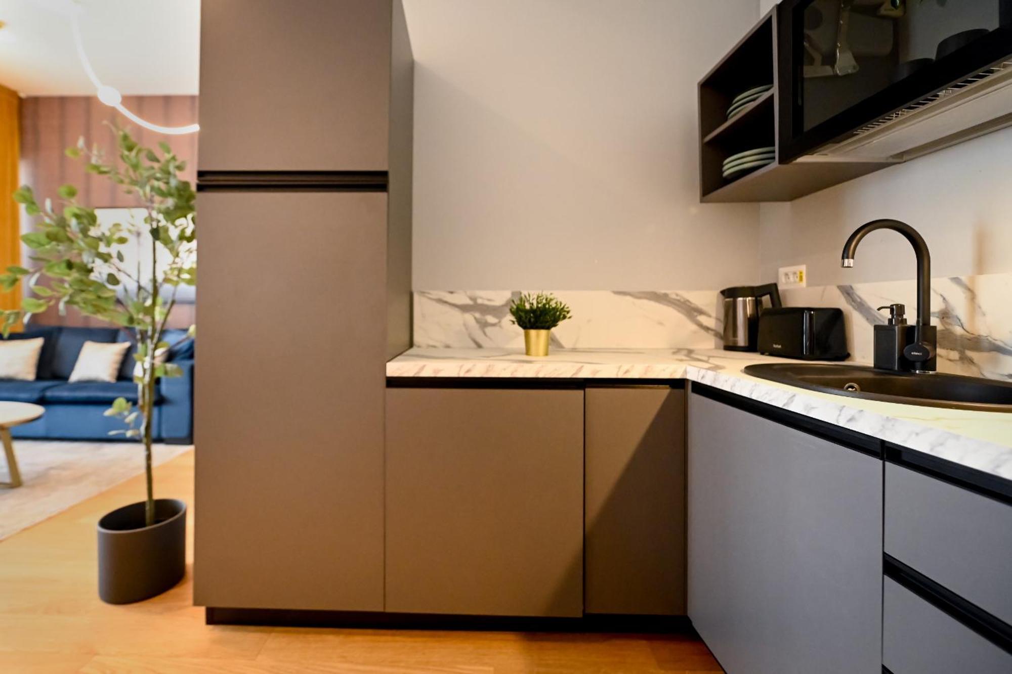 One Verdi Park Exclusive Apartments - Panoramic View & Private Parking Bucarest Habitación foto