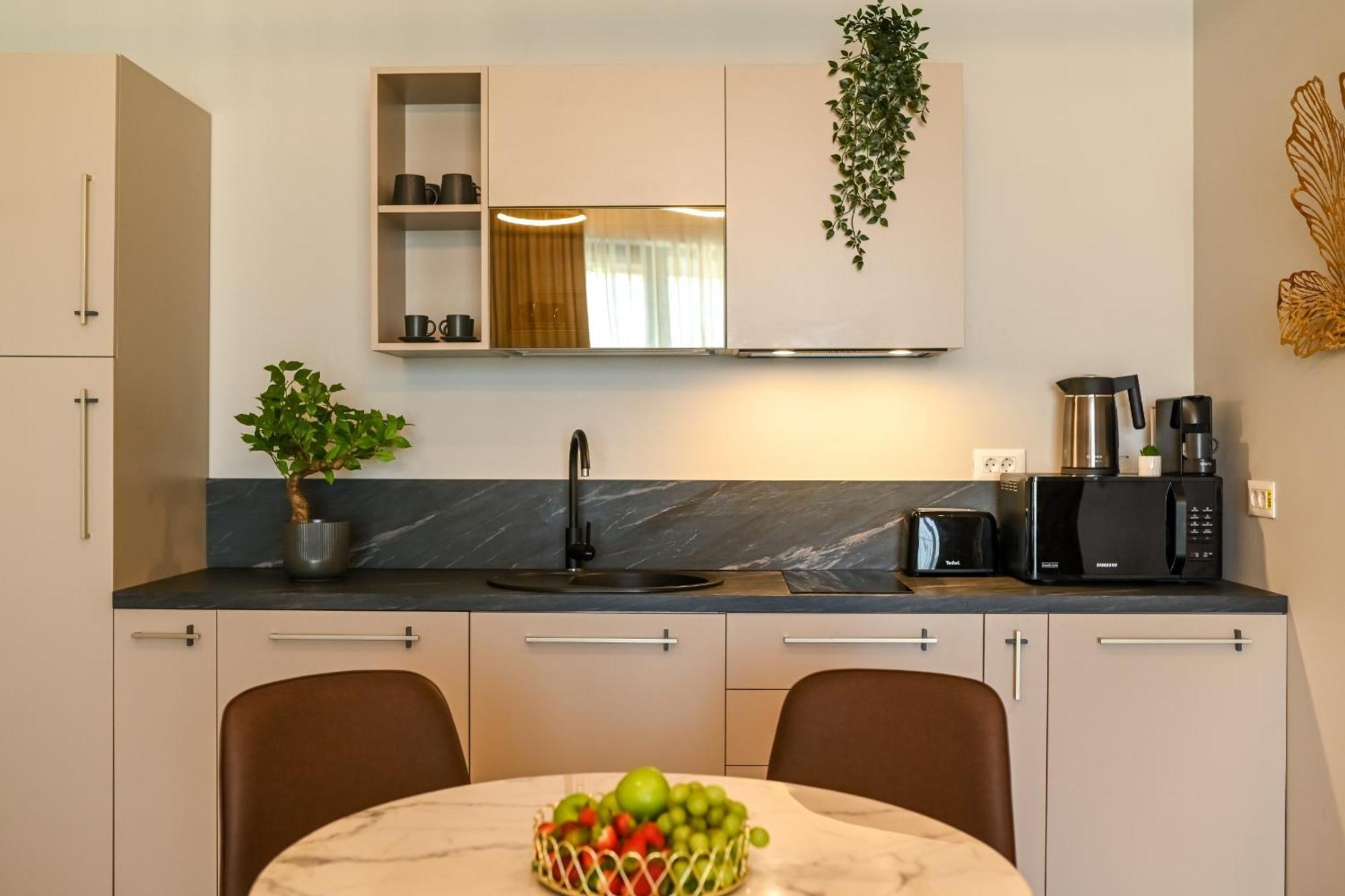 One Verdi Park Exclusive Apartments - Panoramic View & Private Parking Bucarest Habitación foto