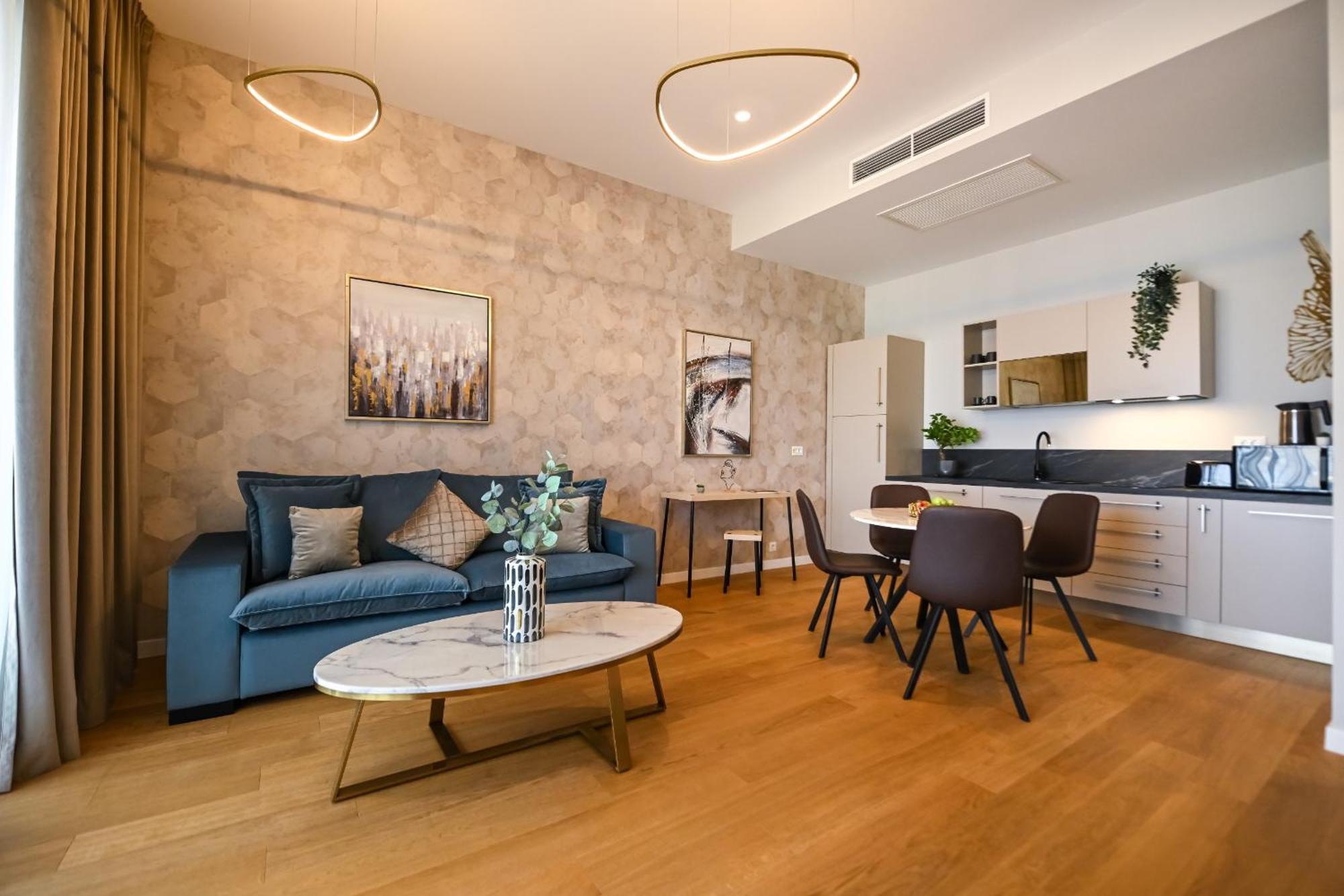 One Verdi Park Exclusive Apartments - Panoramic View & Private Parking Bucarest Habitación foto