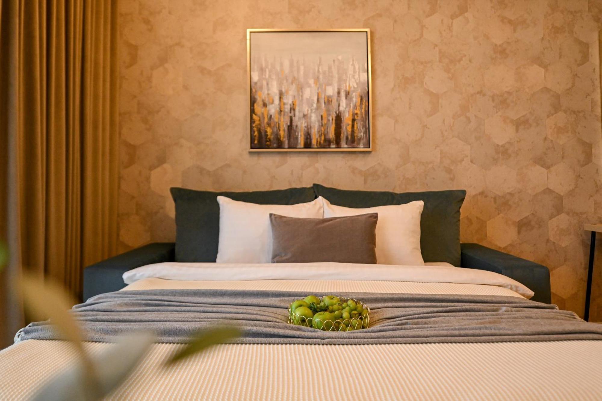 One Verdi Park Exclusive Apartments - Panoramic View & Private Parking Bucarest Habitación foto