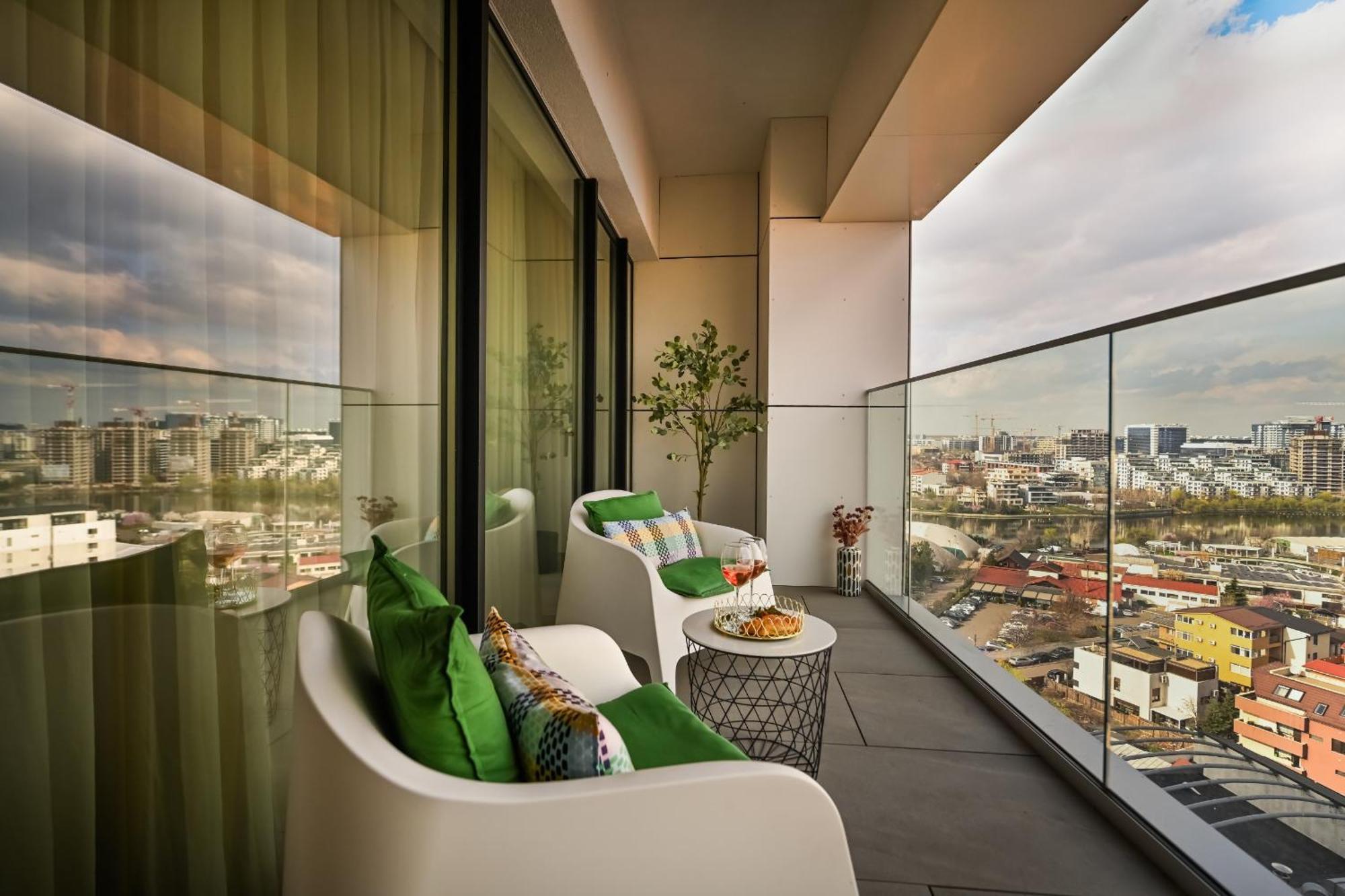 One Verdi Park Exclusive Apartments - Panoramic View & Private Parking Bucarest Habitación foto